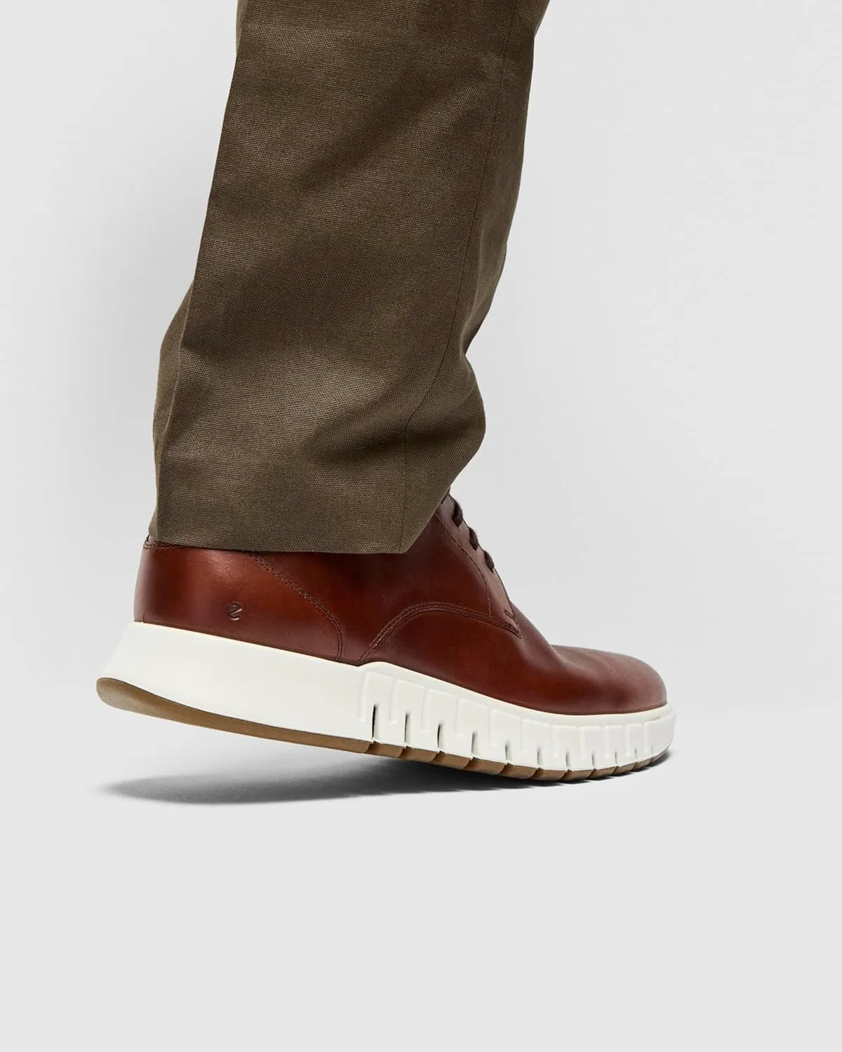 ECCO Men's Gruuv Studio Plain Toe Sneaker