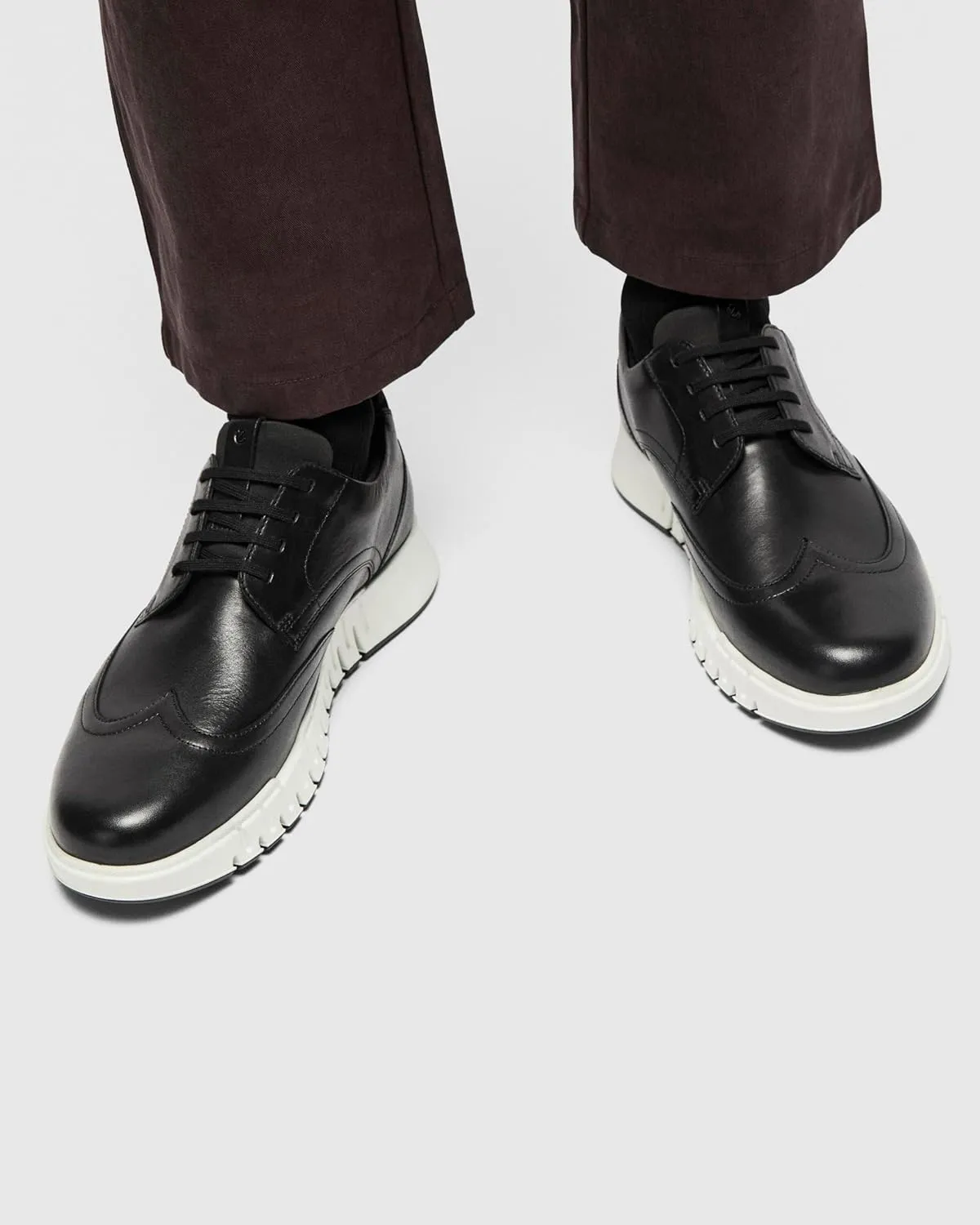ECCO Men's Gruuv Studio Wingtip Sneaker