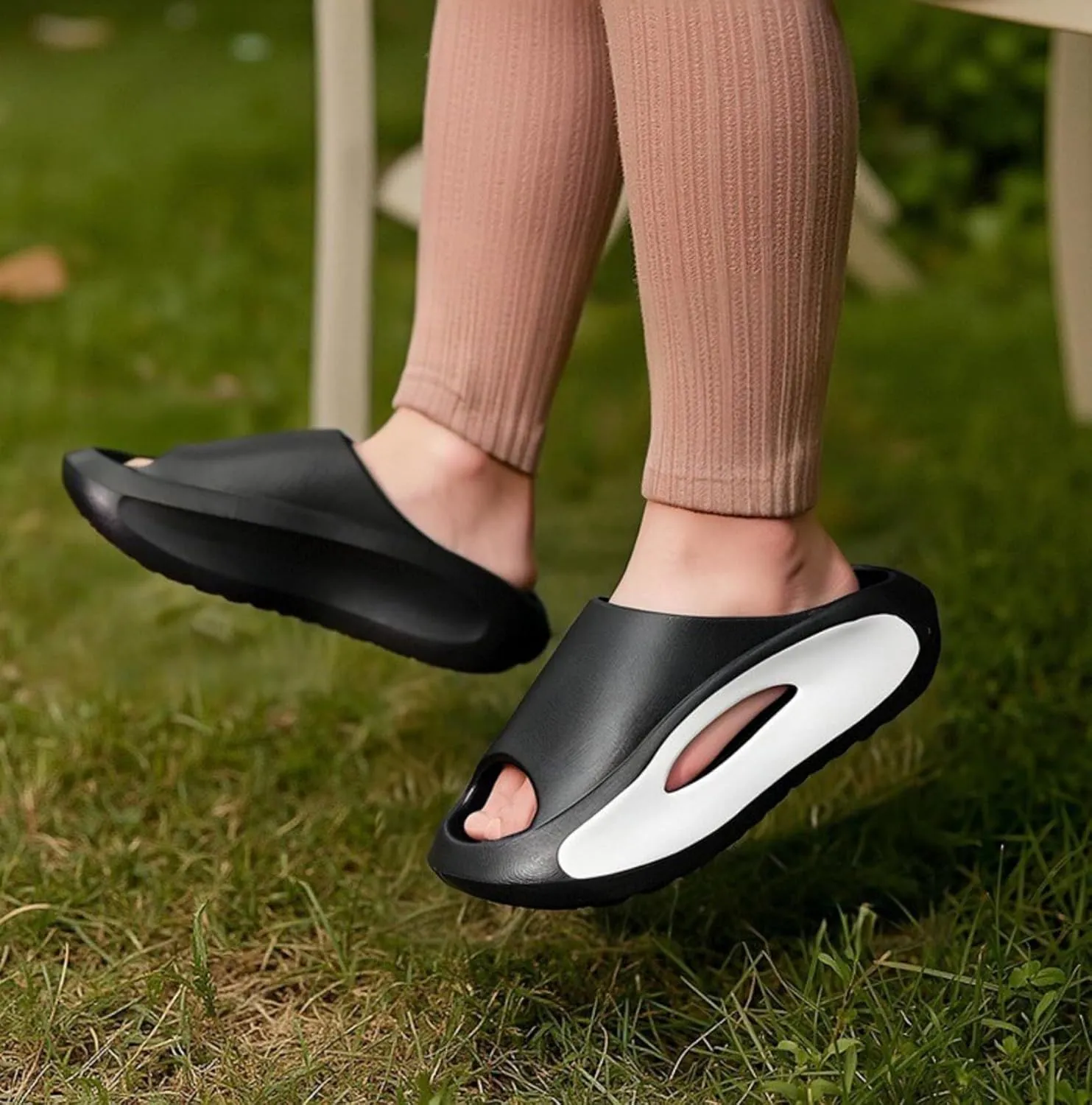 Kids Cloud Slides Boys Girls Comfy Pillow Slippers Summer Beach Sandals Non-Slip Thick Sole Slippers for Indoor Outdoor