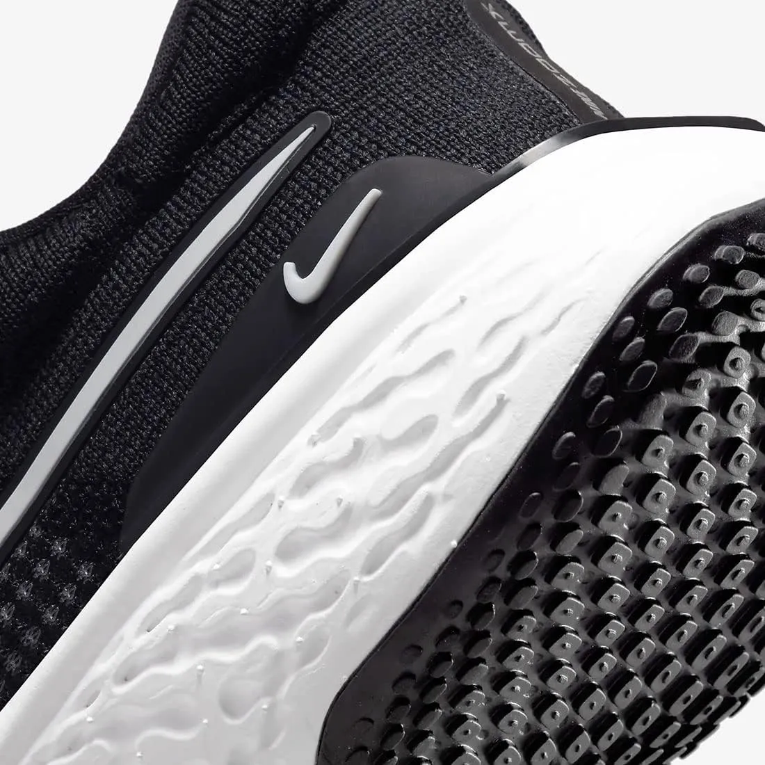 Nike Womens ZoomX Invincible Sneaker Gym Running Shoes