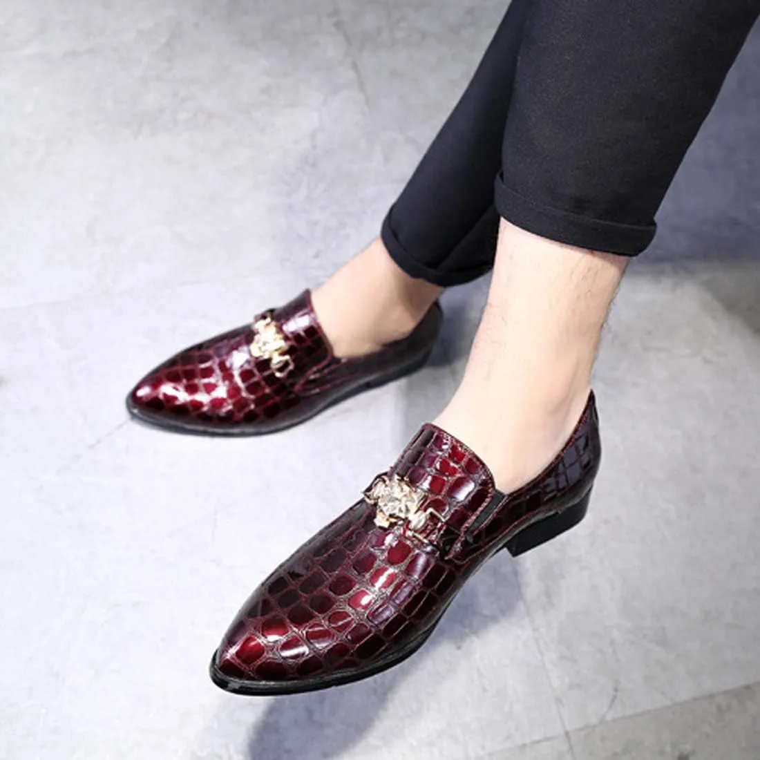 Santimon Loafers Men Italian Alligator Patent Leather Fashion Slip-on Shoes Metal Buckle Pointed Toe Smoking Slipper Moccasins Black Blue Red