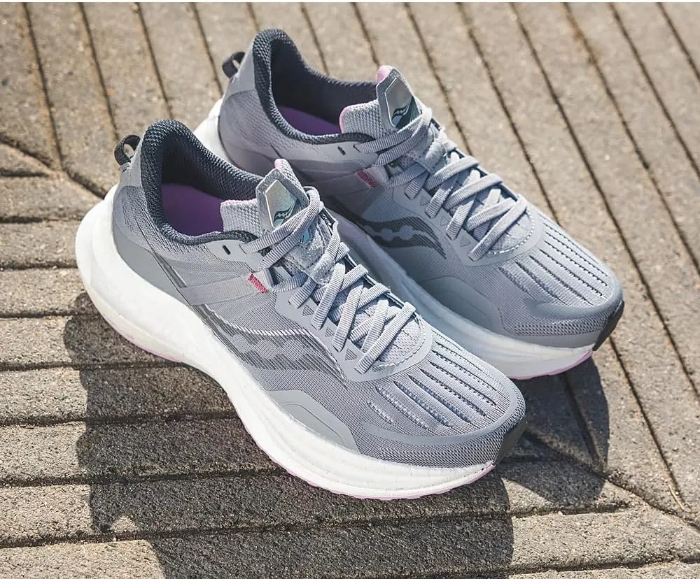 Saucony Women's Tempus Sneaker
